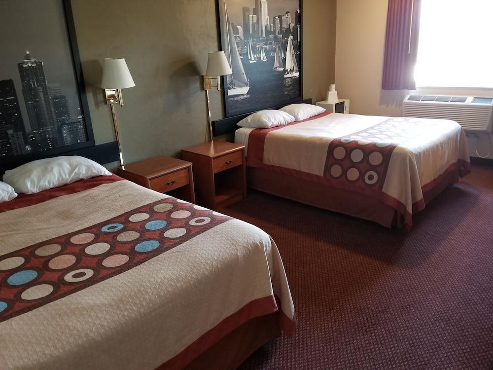 Super 8 By Wyndham Bellingham Airport/Ferndale Hotel Exterior photo