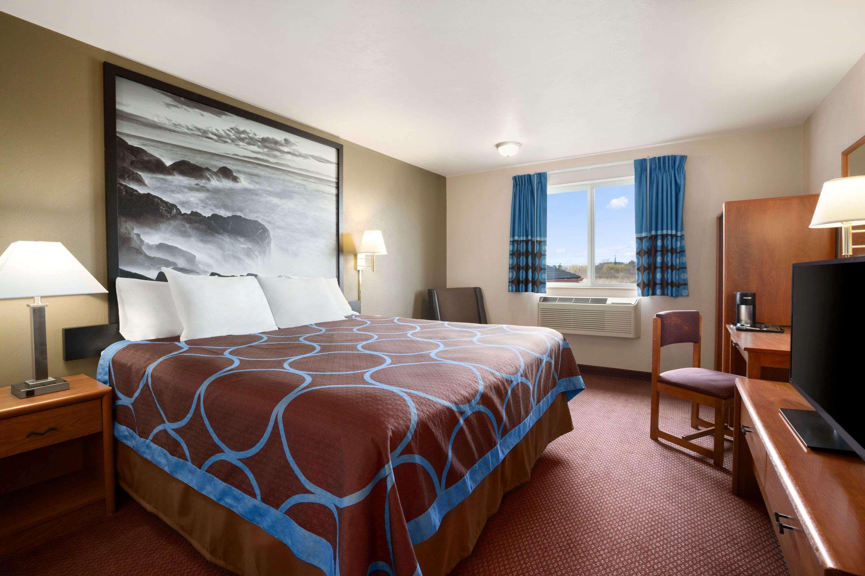 Super 8 By Wyndham Bellingham Airport/Ferndale Hotel Exterior photo
