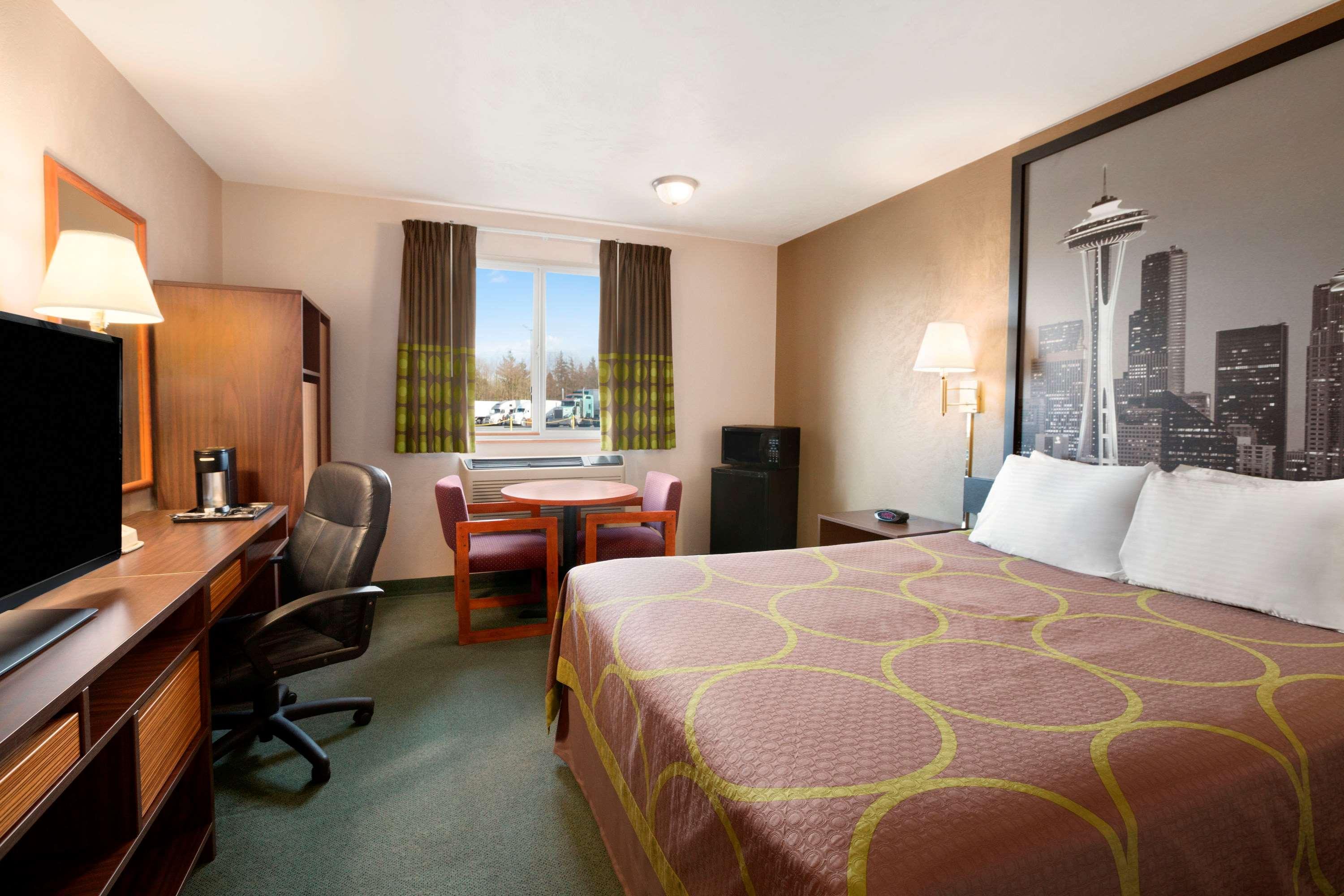 Super 8 By Wyndham Bellingham Airport/Ferndale Hotel Exterior photo