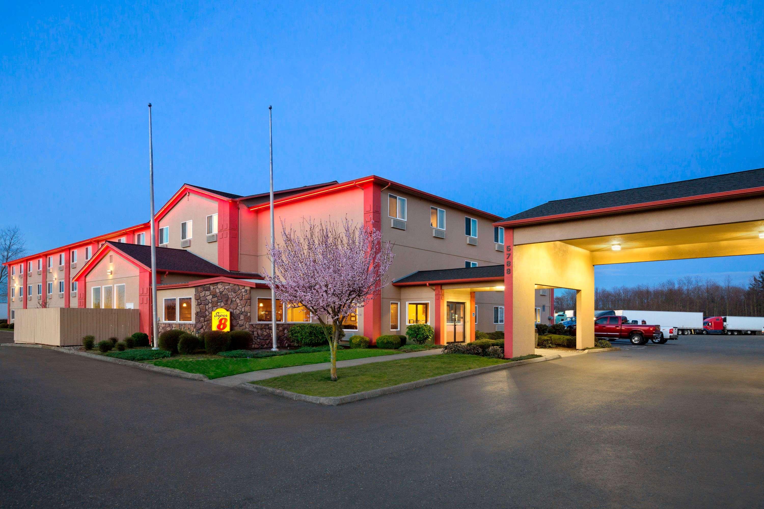 Super 8 By Wyndham Bellingham Airport/Ferndale Hotel Exterior photo
